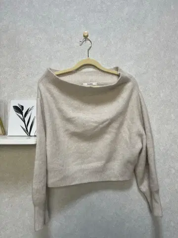 SNIDEL 폭스 알파카 오프숄더 풀오버 아이보리