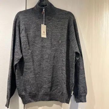 그레이 하이넥 니트 스웨터