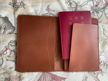 Airtag용 가죽제품 여권 케이스