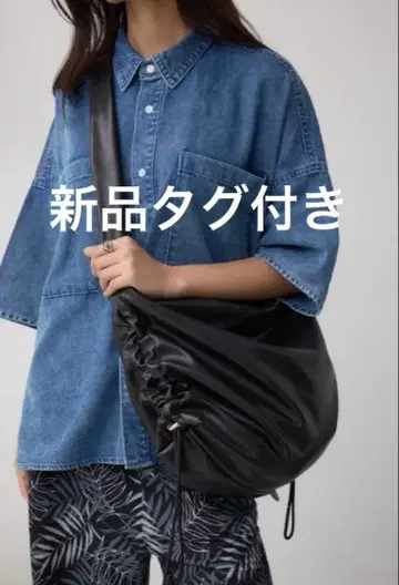 새상품 AZUL BY MOUSSY 사이드 개더 패디드 백 M/BLK