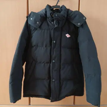 후드 부착 블랙 다운 자켓 S