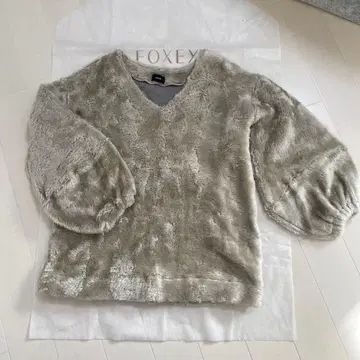 NINE 퍼 느낌 니트