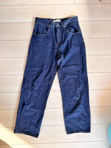 BEAMS DESIGN 다크 블루 스트레이트 데님