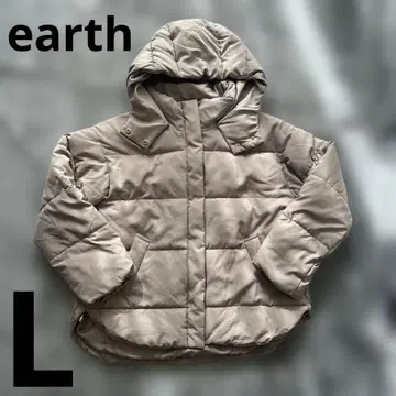 후드 부착 베이지 다운 자켓