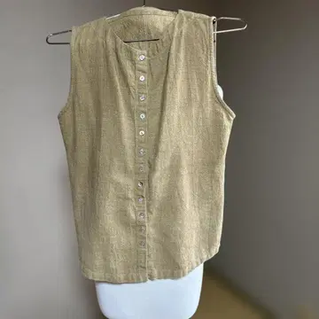 우사토의 의류 베이지 슬리브리스 베스트