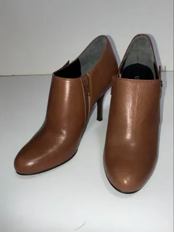 미사용품 언타이틀 UNTITLED 천연 가죽 부티 24.5 일본제