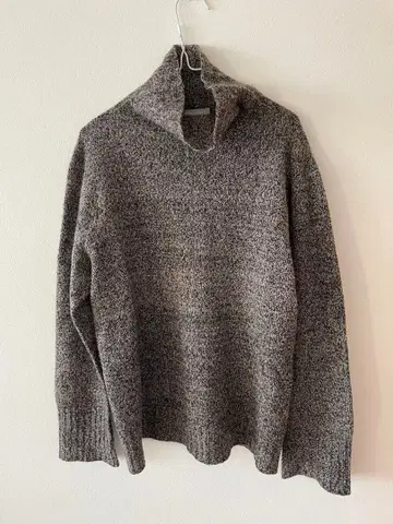 MARGARET HOWELL 그레이 터틀넥 니트