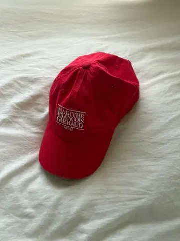 MARITHE FRANCOIS GIRBAUD 캡