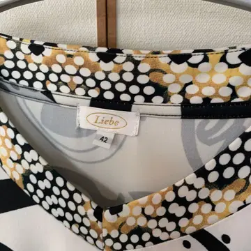 슈퍼 뷰티 리에베의 원피스 42 사이즈, 깔끔하게 소화 가능합니다.