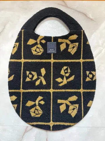 미나 페르호넨 에그 백