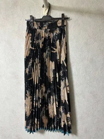 ATTENTION 꽃무늬 플리츠 스커트