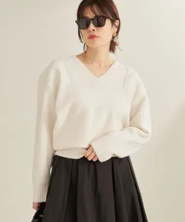 PLAGE 스퀘어 숄더 와이드 니트 화이트 새상품급