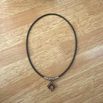 코란토테 목걸이 가격 협상 가능