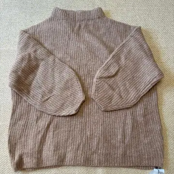 니트 스웨터 CLOCHE