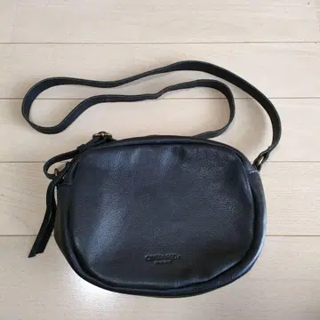 ONEPAIRED 오벌 숄더백 블랙