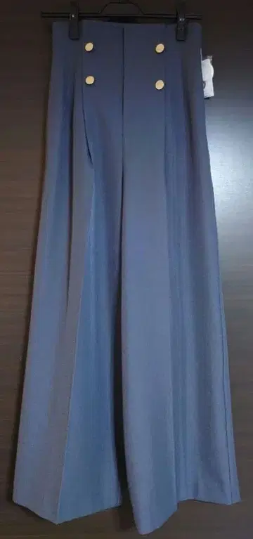 [ 새상품 ] SWINGLE 골드 버튼 와이드 팬츠