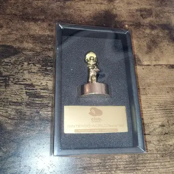 클럽 닌텐도 플라티나 회원 골드 마리오 피규어