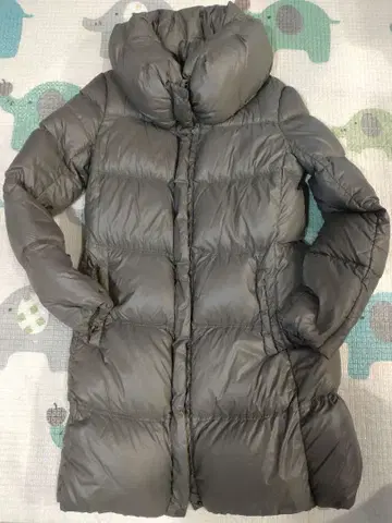 Audrey and John Wad 그레이 다운 자켓 M