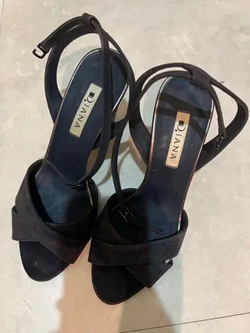 [ 새상품급 ] DIANA 블랙 글리터 힐 샌들