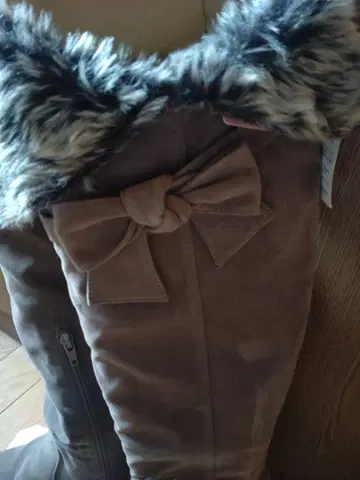 미사용 새상품 택 포함 브라운 퍼 롱 부츠