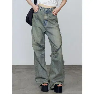 택 포함 새상품 에모다 카고 벨트 루즈 청바지