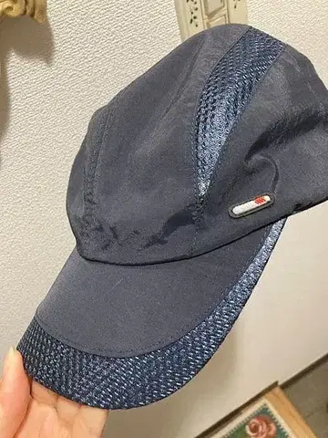 네이비 메쉬 패널 스포츠 캡