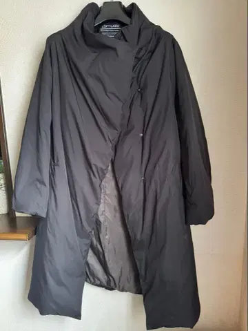 블랙 롱 다운 코트