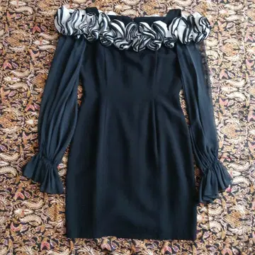 MERVEILLEUSES 프릴 오프숄더 드레스