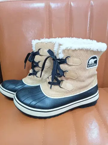 SOREL 스노우 부츠 베이지/블랙/퍼 포함/23cm