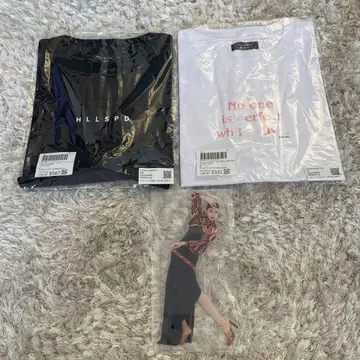 안미카 아크릴 스탠드 ZOZO 콜라보 T셔츠