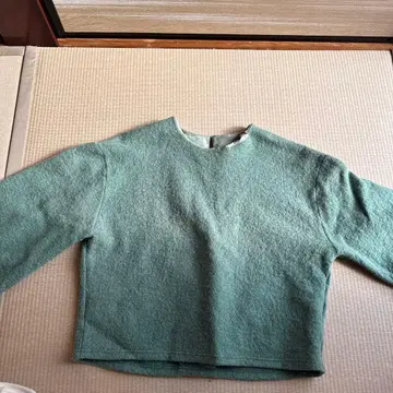 그린 크루넥 긴팔 니트