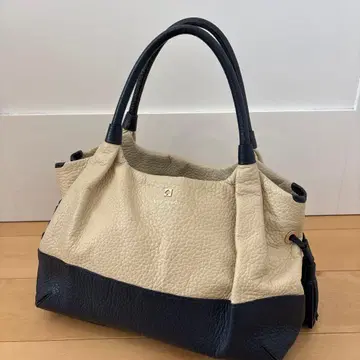 아이보리 네이비 가죽 보스턴 백