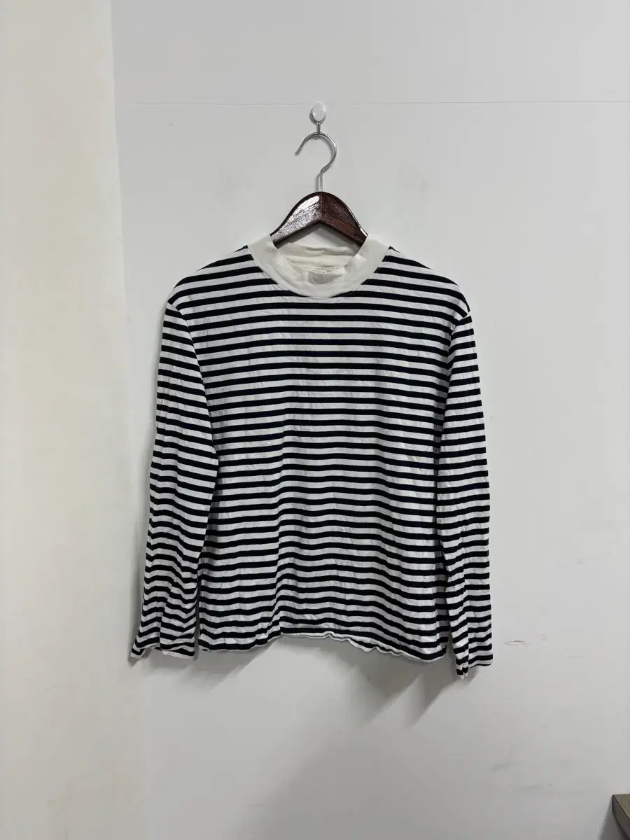 &lt;10,000 Won Vintage&gt; Lowest Price Guaranteed!! Cos Long Sleeve T-shirt (Neck Wear)