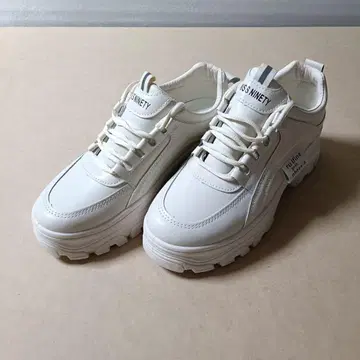 새상품급 통굽 스니커즈 24.0~24.5cm