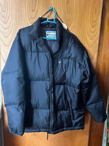 Champion 블랙 다운 자켓