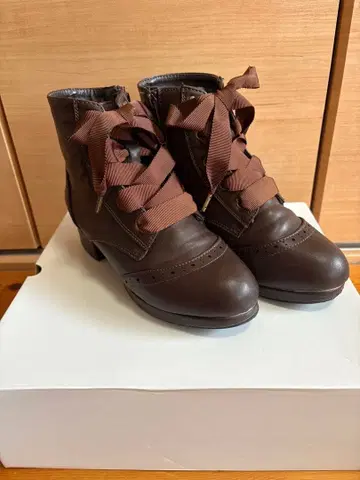 mezzo piano junior 새틴 리본 스캘럽 숏부츠