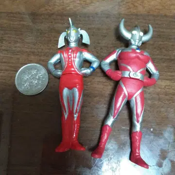 울트라맨 피규어 아버지와 어머니