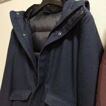 이온제 네이비 후드 부착 다운 코트