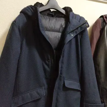 이온제 네이비 후드 부착 다운 코트