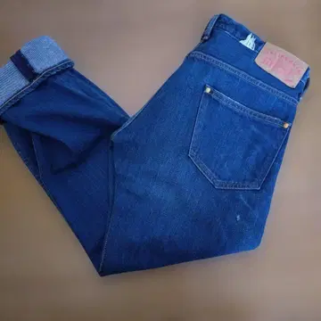 다크 블루 스트레이트 데님 롤업 적색 귀 있음