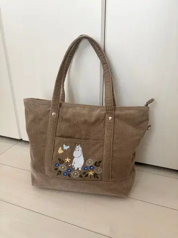 가격 인하 무민 자수 코듀로이 토트백 카키