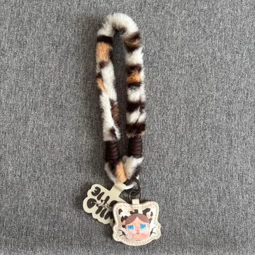 크라이베이비 CRYBABY Wild but 브라운