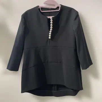 백화점 구매 YOKO CHAN 펄 장식 블랙 상의 38