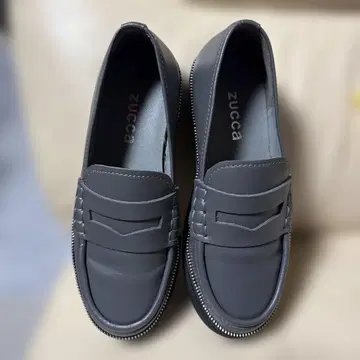 주카 코인 로퍼 스니커즈