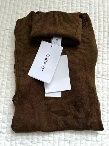 HANRO 한로 울 실크 리브 터틀넥 니트 스웨터