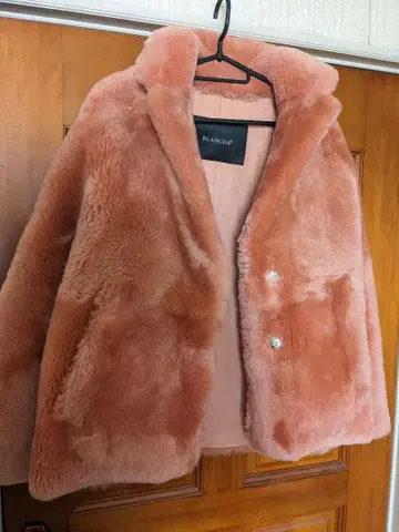 BLANCHA 핑크 무스탕 코트