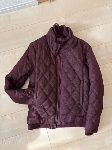 남성용 버건디 퀼팅 다운 자켓 M 사이즈