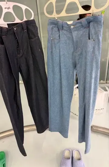 스카이 스카이LRK 저스틴 착용 라이트 블루 데님 (사진 오른쪽)