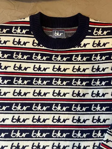 blur 브라 크리스마스 스웨터