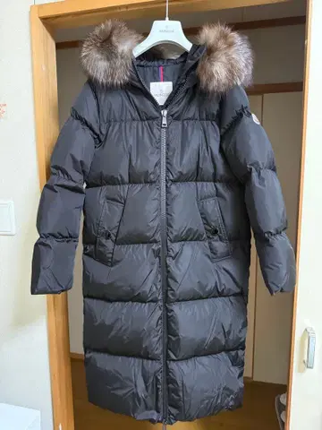 MONCLER 블랙 다운 자켓 후드 부착